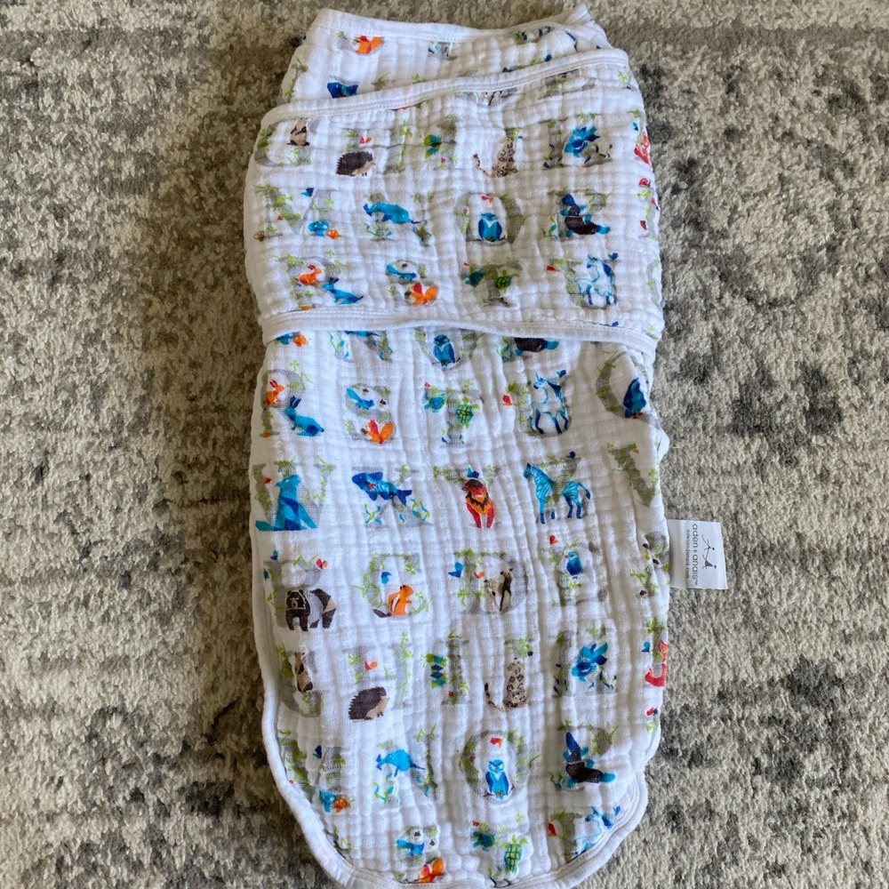 Aden + Anais muslin cotton swaddle (size 14-20 lbs)